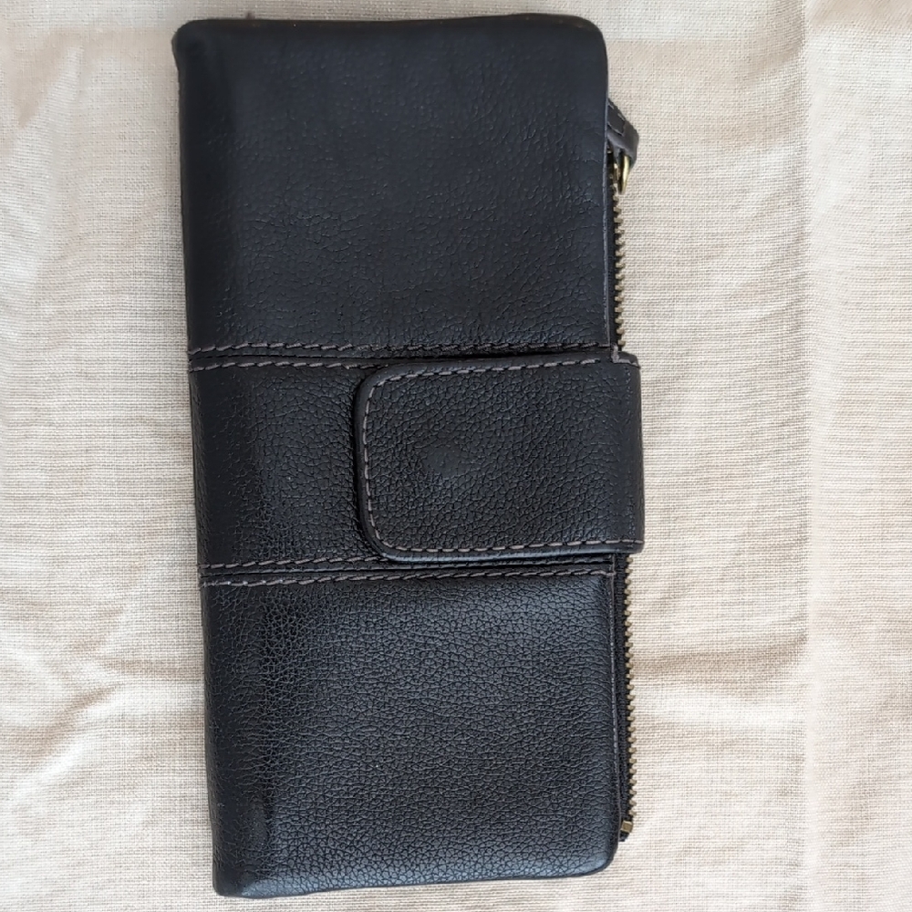 Fossil Black Leather Zip Wallet